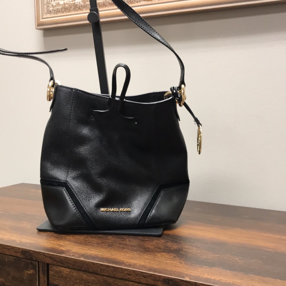 Michael Kors Nicole Bucket Bag